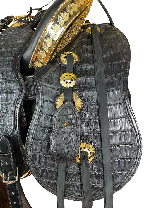 156 - Montura de cocodrilo con fuste en baño de oro