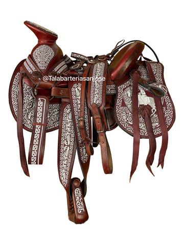 132 - Montura bordada