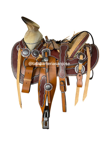 196 - Montura con vaqueta látigo