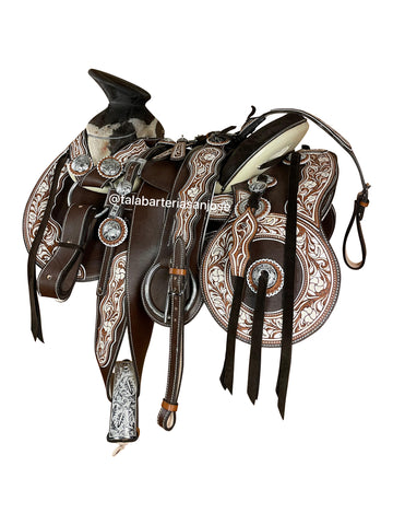 251 - Montura cincelada y pintada herraje de acero