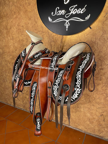 Montura troquelada y pintada a mano — foto 1