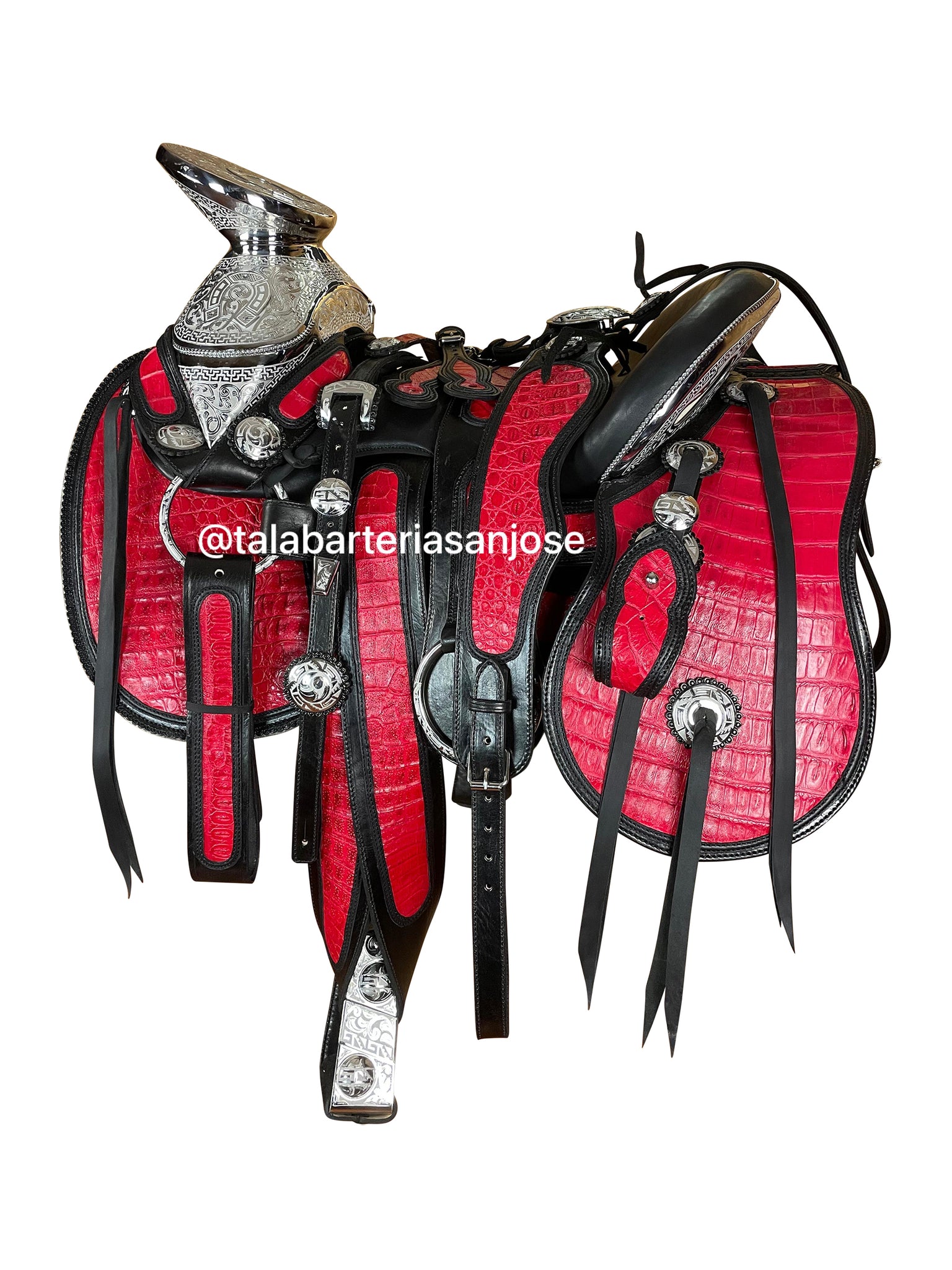 195 - Montura de cocodrilo con fuste en acero