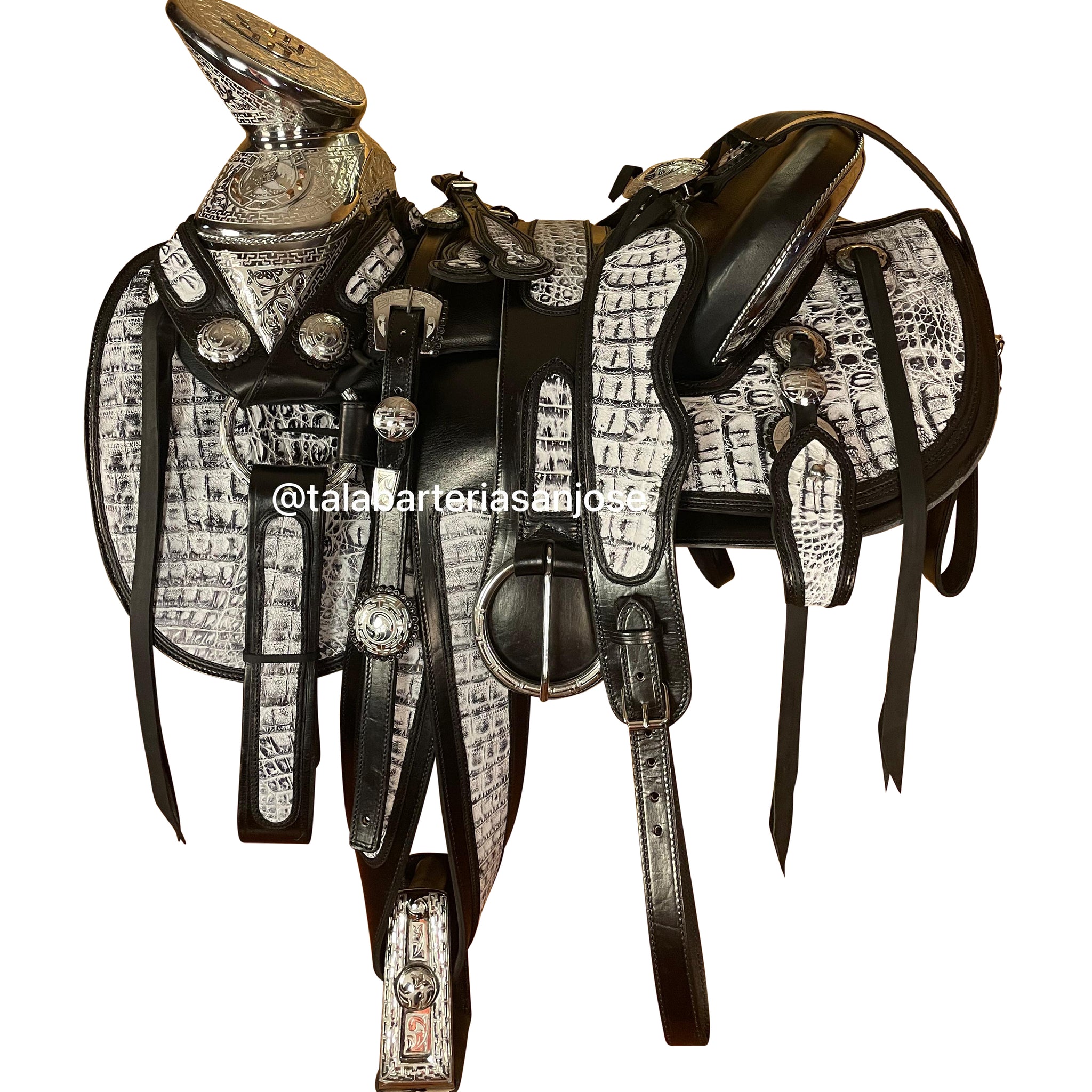 186 - Montura de cocodrilo con fuste en acero