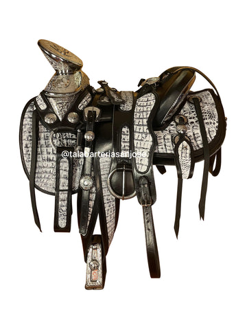 186 - Montura de cocodrilo con fuste en acero